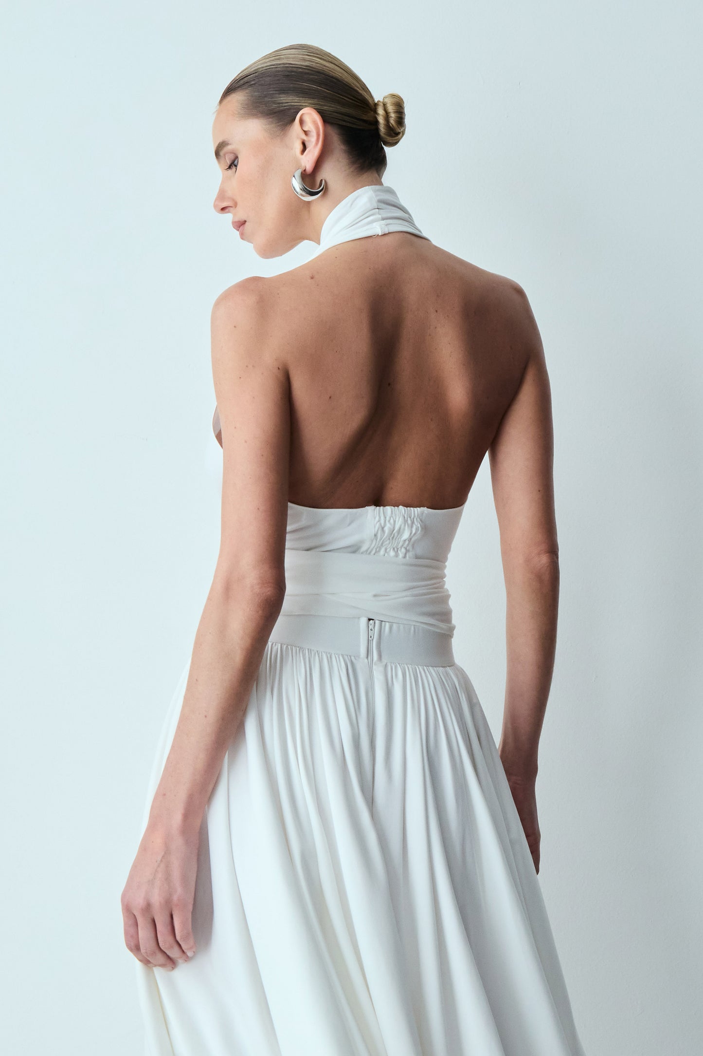 BLUSA FRENTE UNICA COM TRANSPASSE E AMARRACAO OFF WHITE