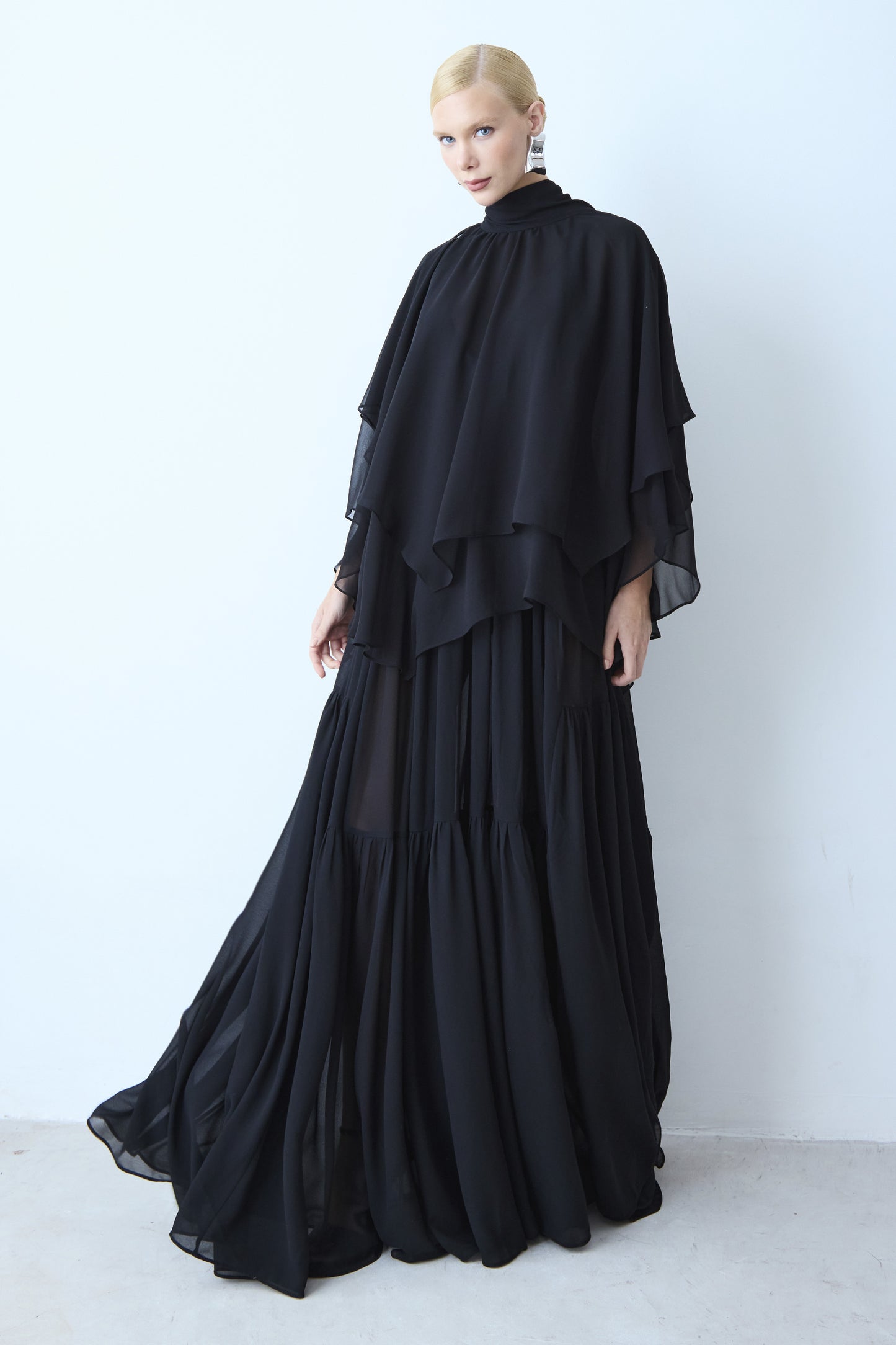 CAPA GOLA ALTA COM SOBREPOSICOES PRETO