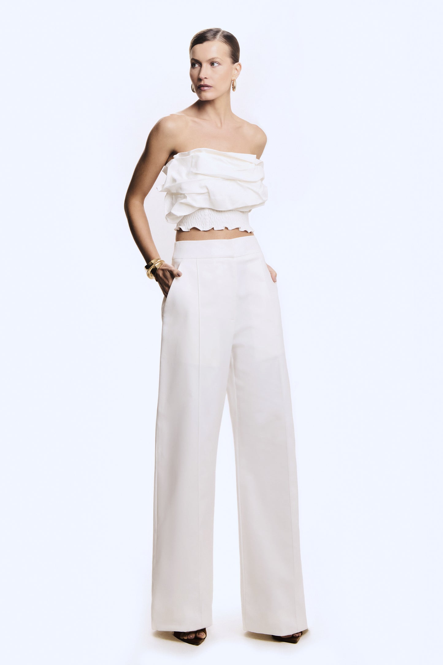 CROPPED TOMARA QUE CAIA COM DRAPEADOS ASSIMETRICOS BUSTO OFF WHITE