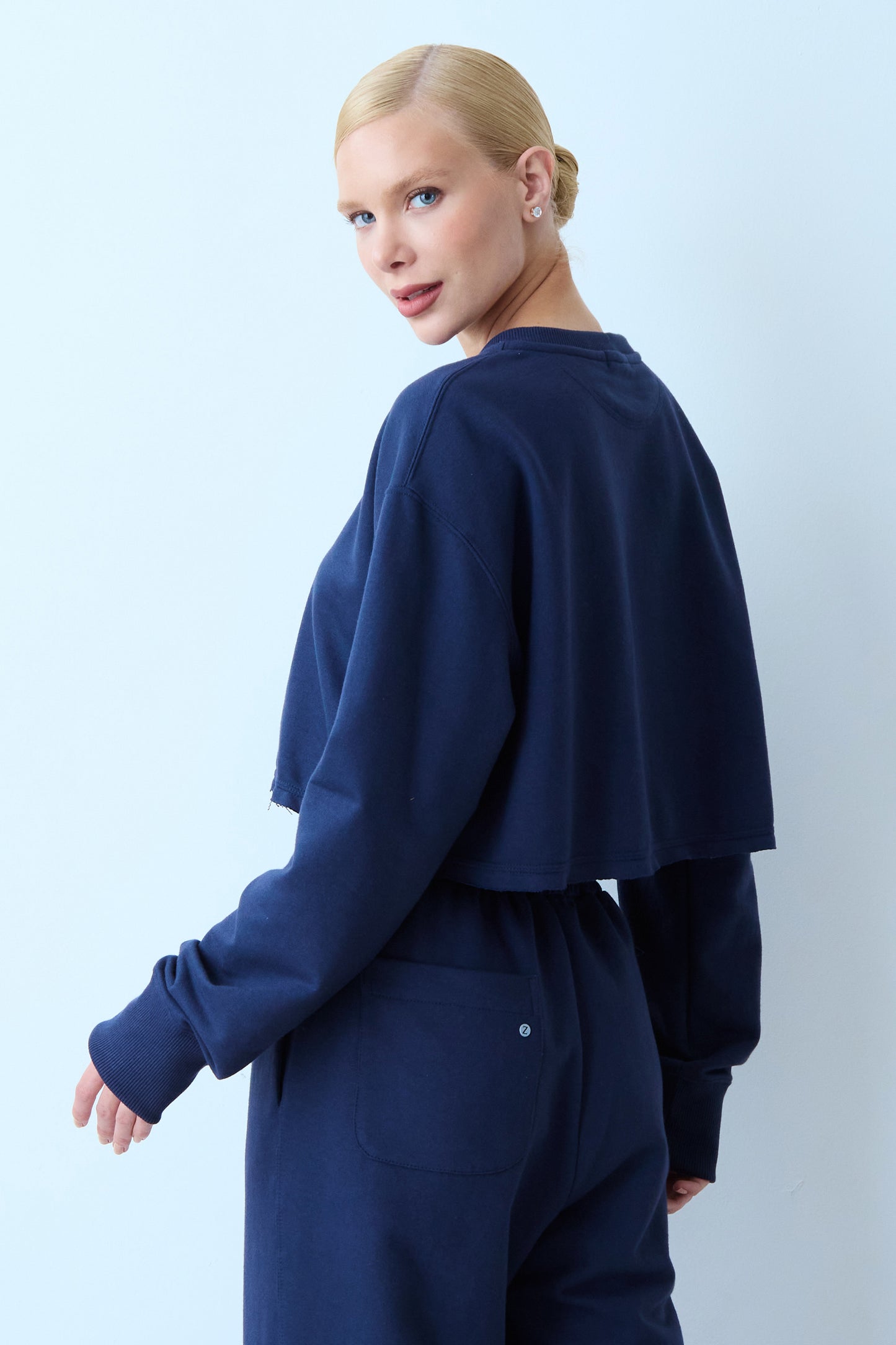 BLUSA MANGA LONGA MOLETOM GOLA CARECA BARRA DESCONSTRUIDA AZUL MARINHO