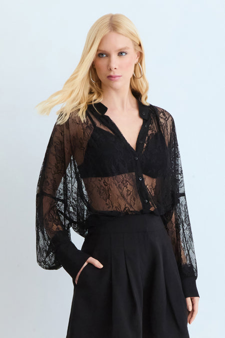 CAMISA MANGA COMPRIDA EM RENDA COM TRANSPARENCIA PRETO
