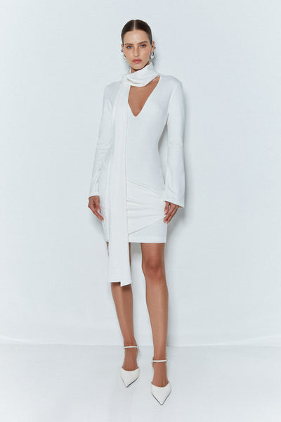 VESTIDO CURTO FRANZIDO NO QUADRIL COM FAIXA OFF WHITE