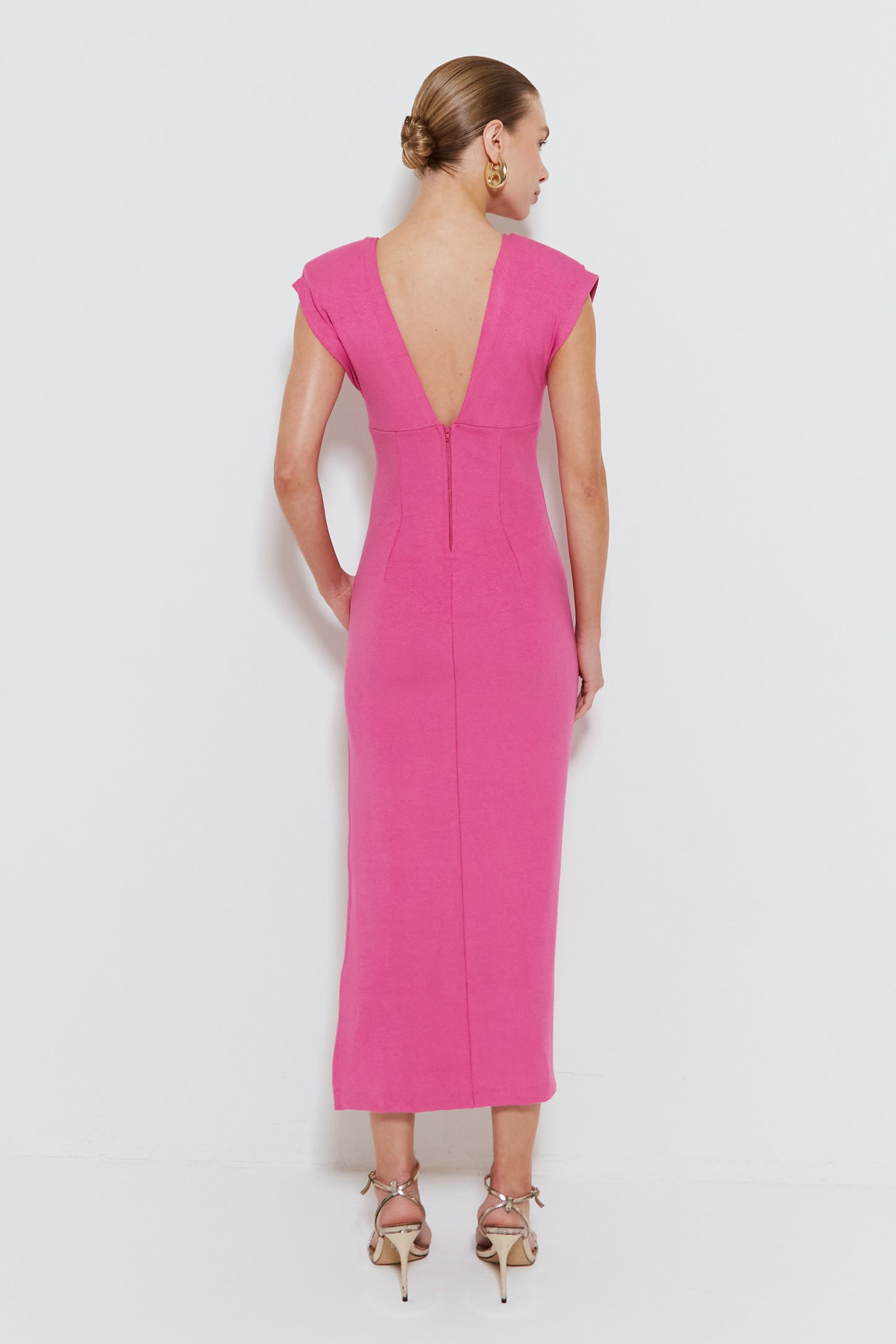 VESTIDO MIDI SEM MANGA DECOTE EM V ROSA HIBISCO