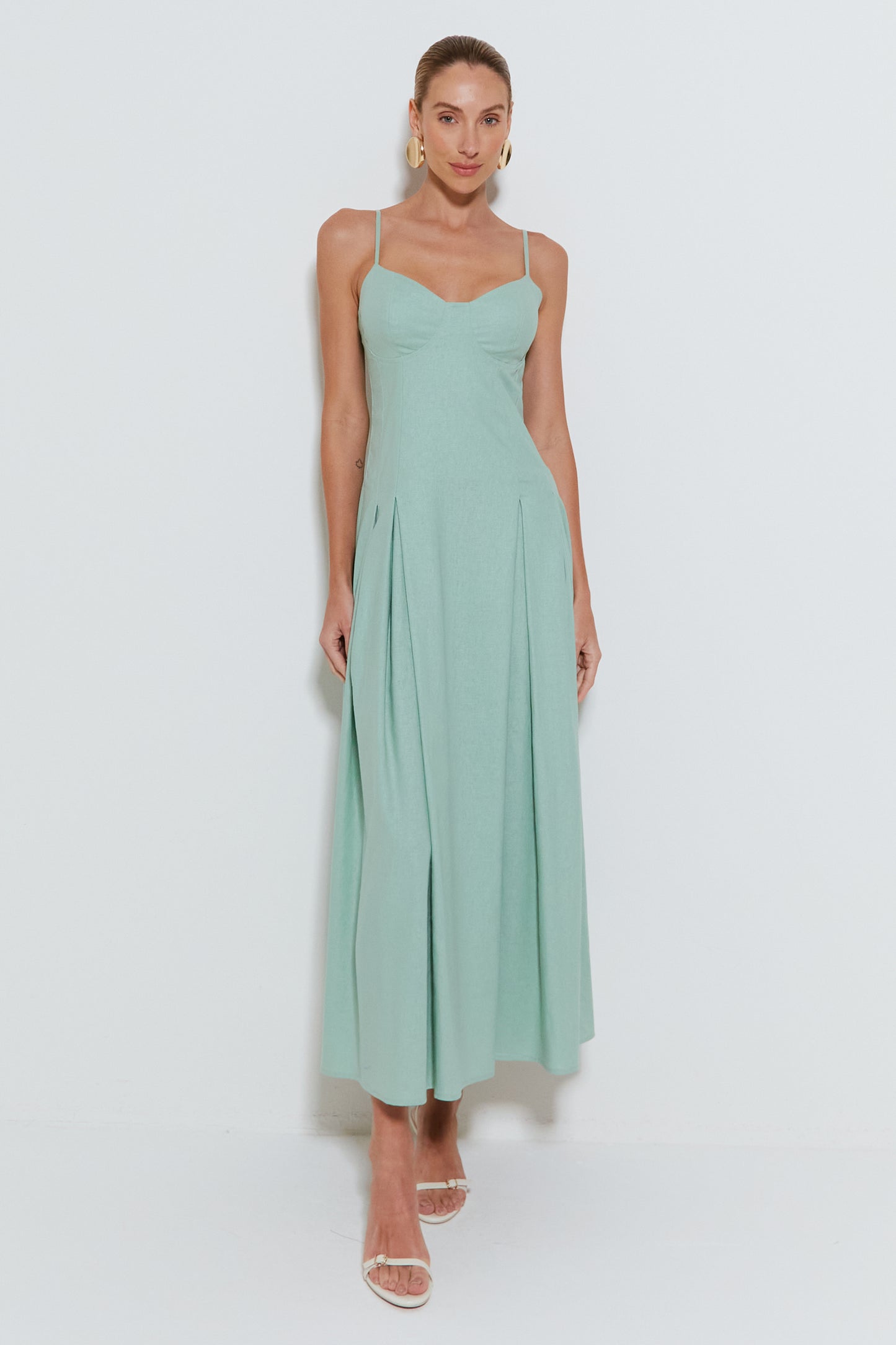 VESTIDO MIDI ALÇA FINA COM SAIA RODADA E PREGAS VERDE MENTA