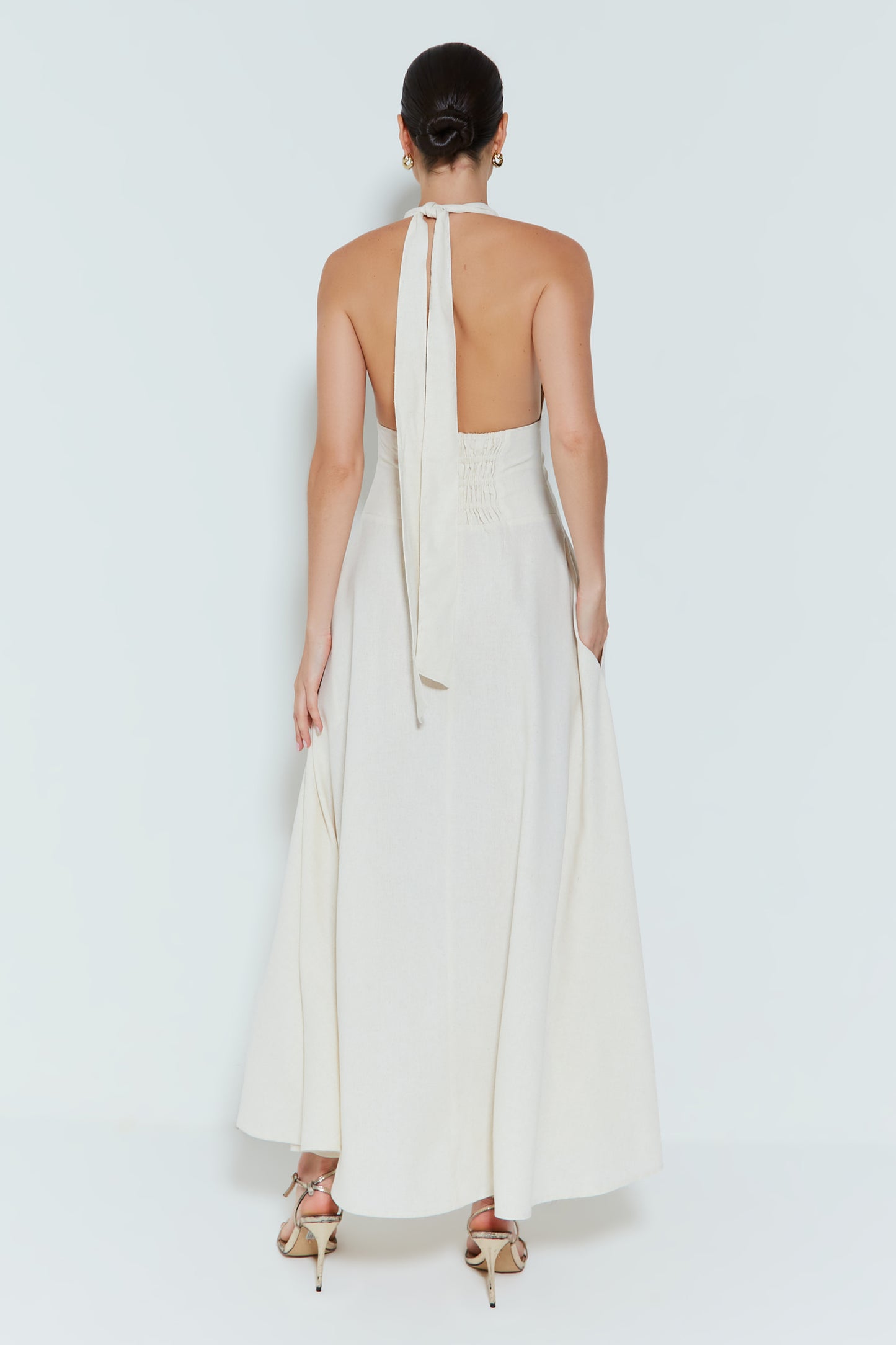 VESTIDO MIDI FRENTE UNICA COM RECORTE E PREGAS BUSTO NATURAL