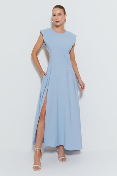 VESTIDO MIDI COM OMBREIRAS E ABERTURA NAS COSTAS AZUL BEBE