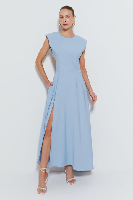 VESTIDO MIDI COM OMBREIRAS E ABERTURA NAS COSTAS AZUL BEBE