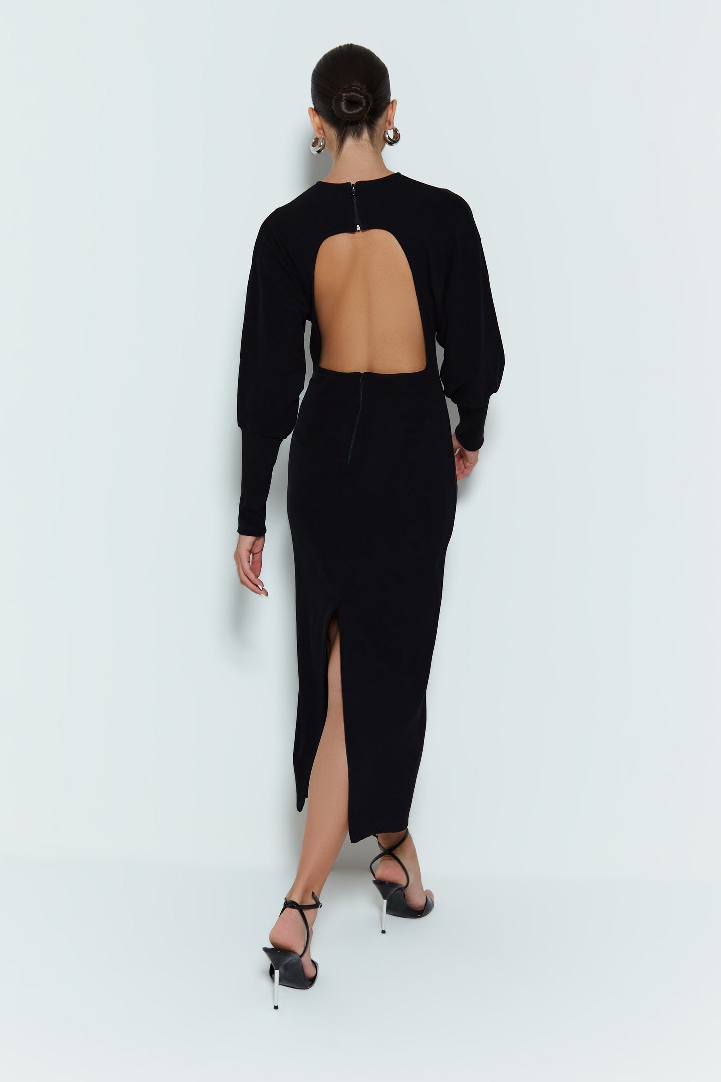 VESTIDO MIDI COM MANGA MORCEGO E ABERTURA COSTAS PRETO