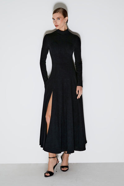 VESTIDO MIDI GOLA ALTA COM RECORTE NO BUSTO PRETO