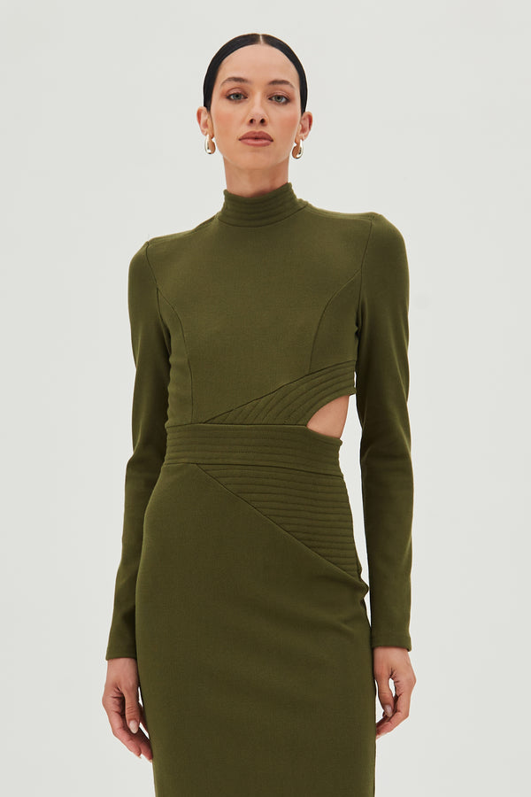 VESTIDO MIDI RECORTES ASSIMETRICOS E ABERTURA LATERAL VERDE MILITAR