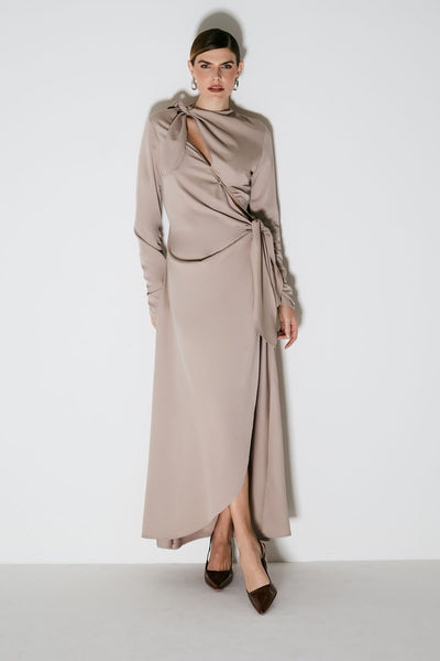 VESTIDO LONGO COM AMARRACAO LATERAL E PESCOCO MOCA