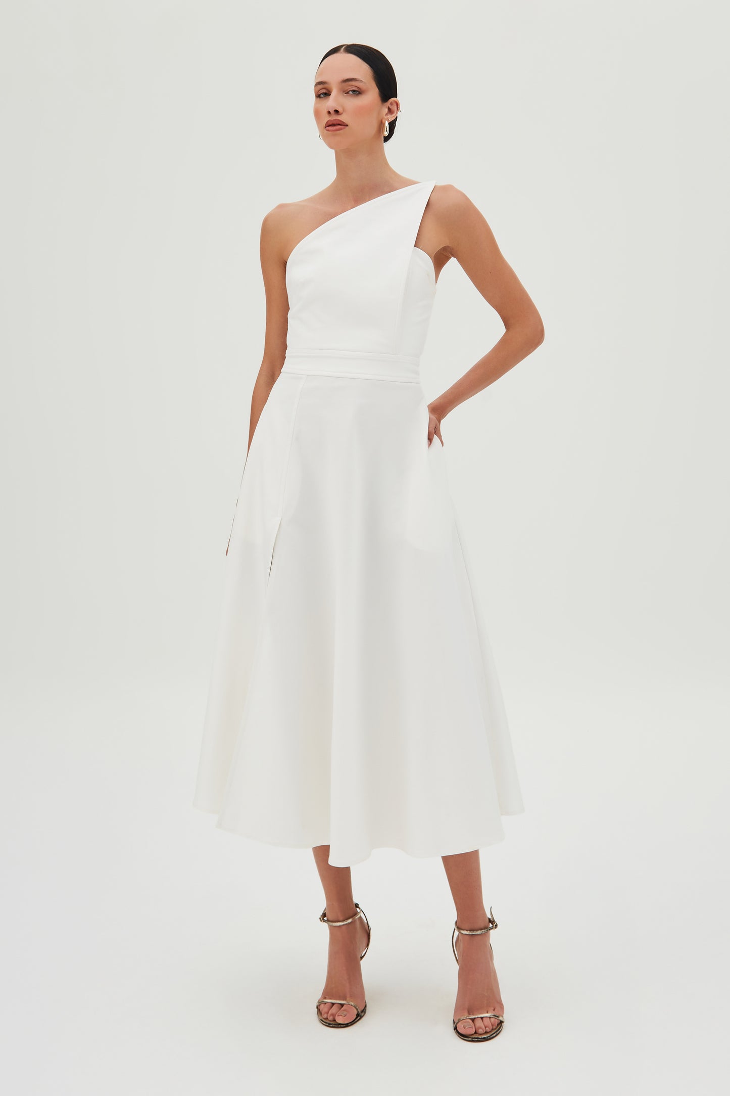 VESTIDO MIDI COM DECOTE ESTRUTURADO NA DIAGONAL OFF WHITE