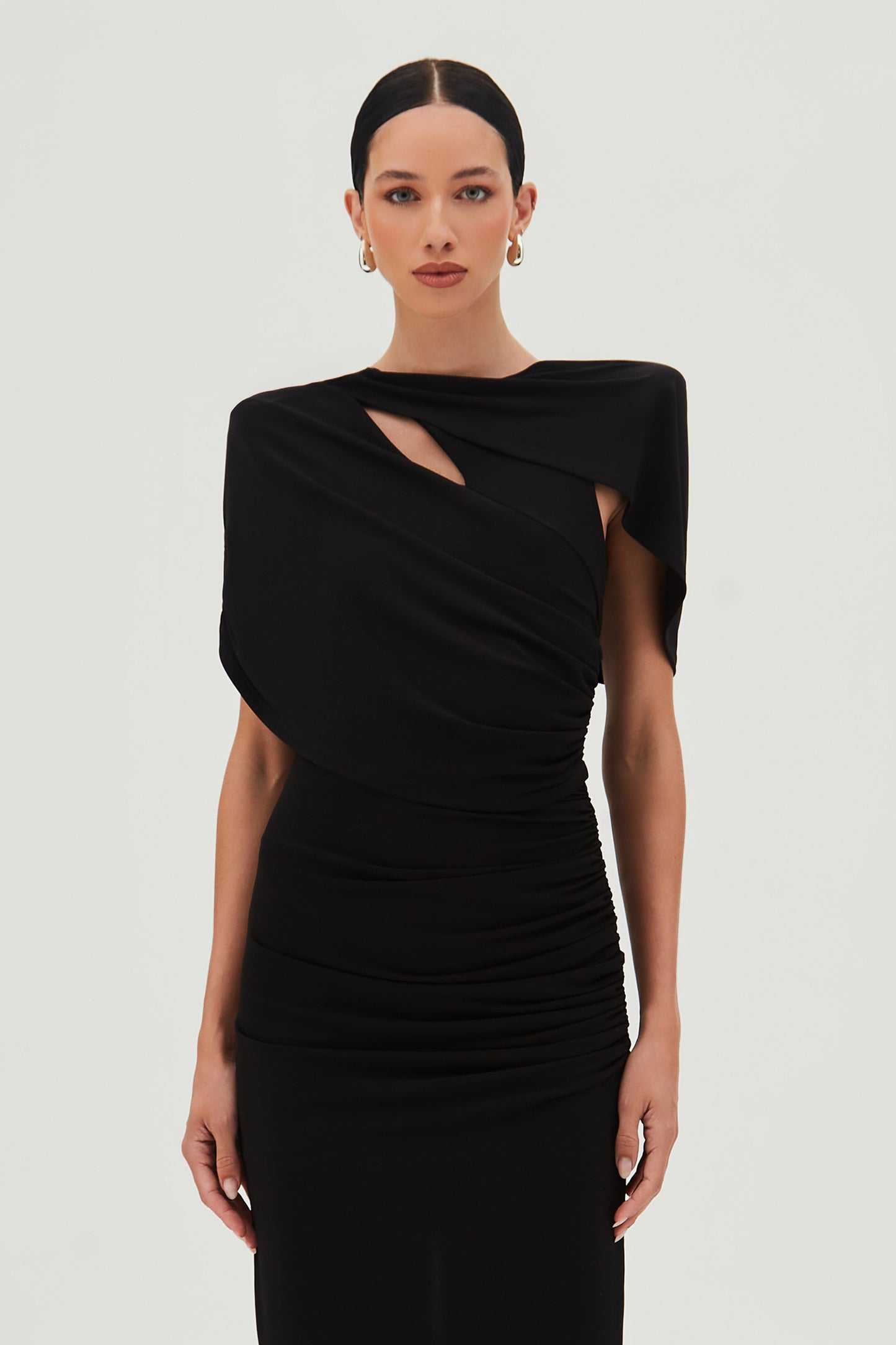 VESTIDO MIDI COM SOBREPOSICAO E ABERTURA COSTAS PRETO