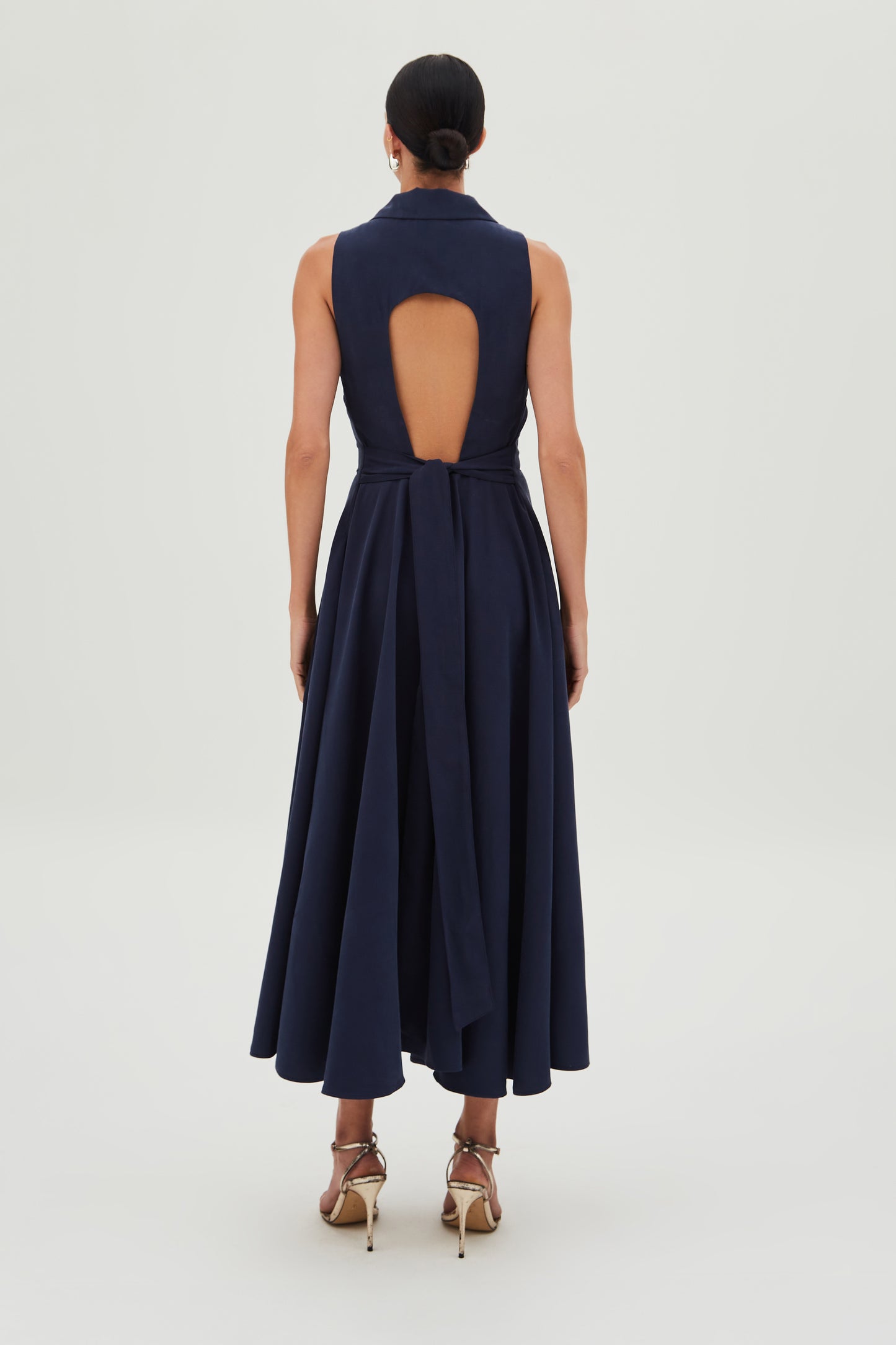 VESTIDO MIDI COM BOTOES FRONTAL ABERTURA COSTAS AZUL MARINHO