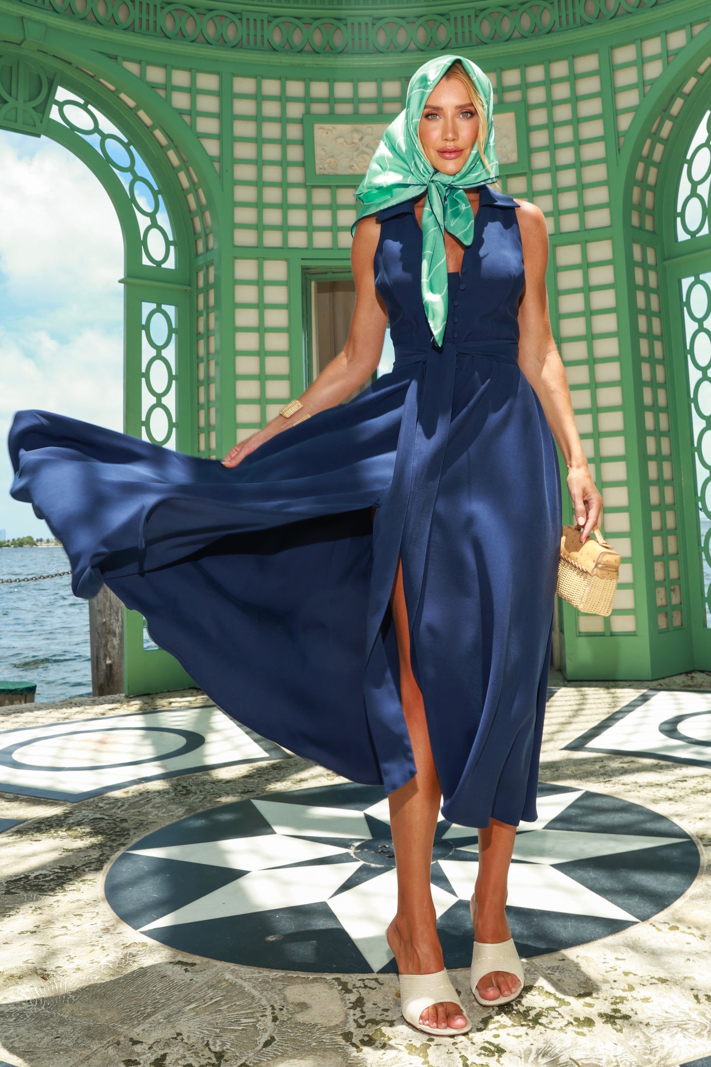 VESTIDO MIDI COM BOTOES FRONTAL ABERTURA COSTAS AZUL MARINHO