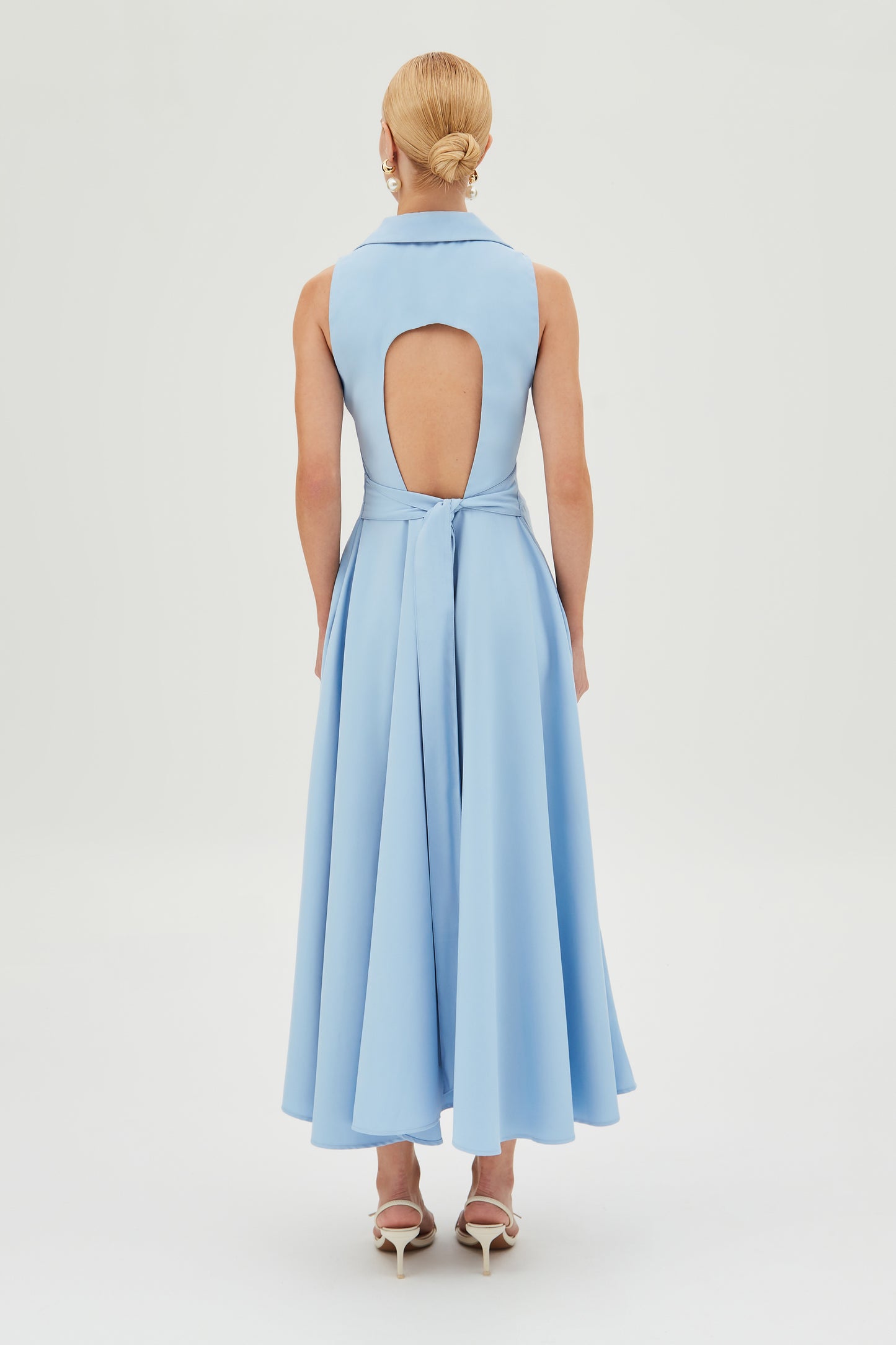 VESTIDO MIDI COM BOTOES FRONTAL ABERTURA COSTAS AZUL BEBE