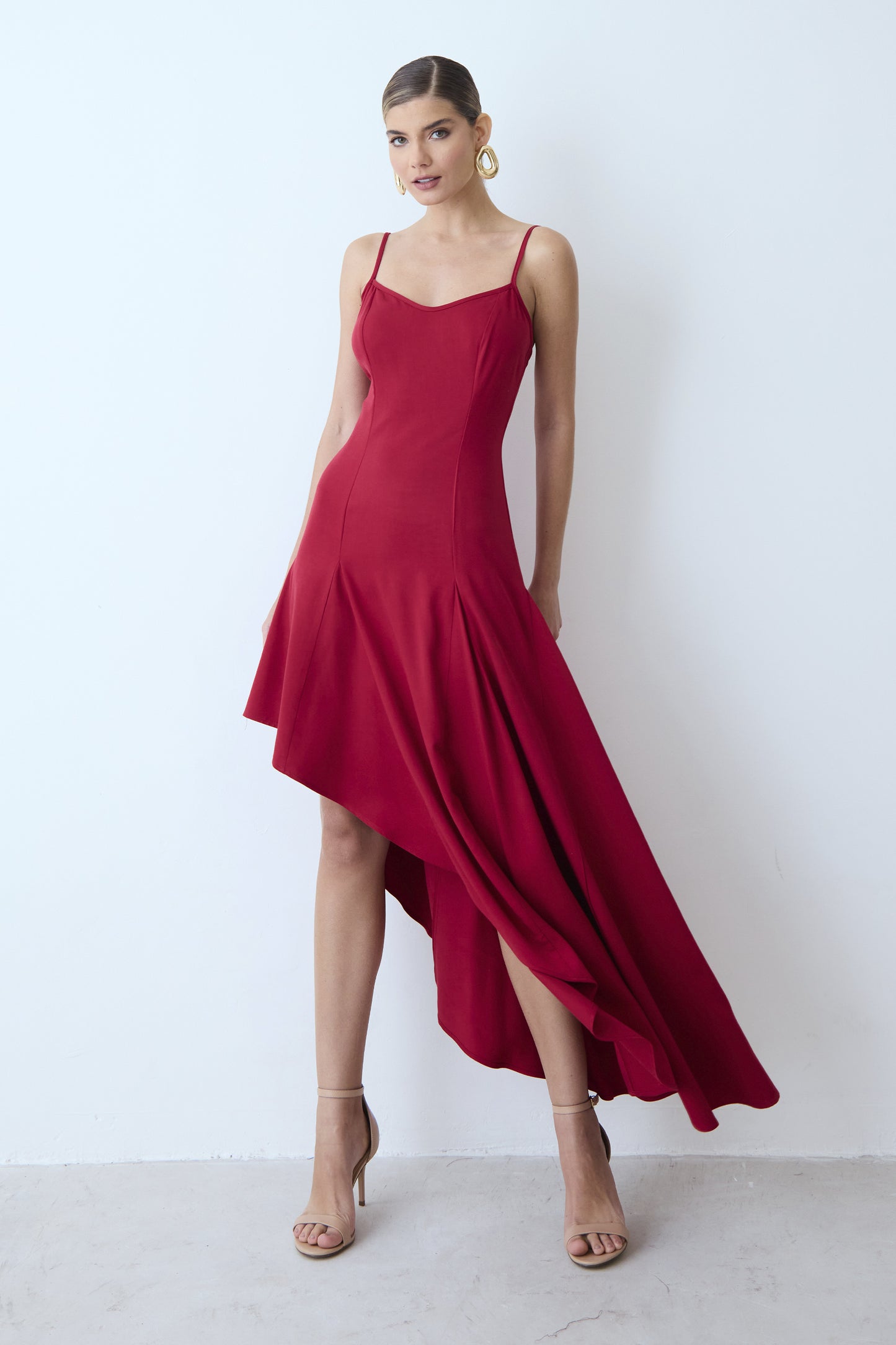 VESTIDO MIDI BARRA ASSIMETRICA E ALCA FINA VERMELHO CEREJA