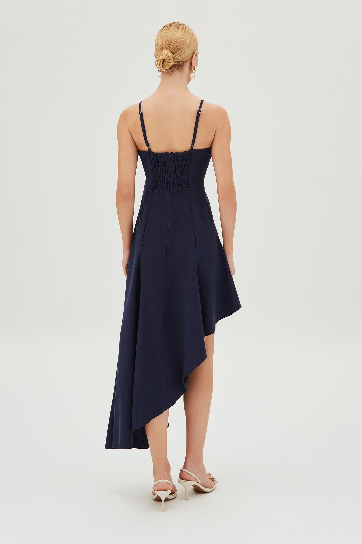 VESTIDO MIDI BARRA ASSIMETRICA E ALCA FINA AZUL MARINHO