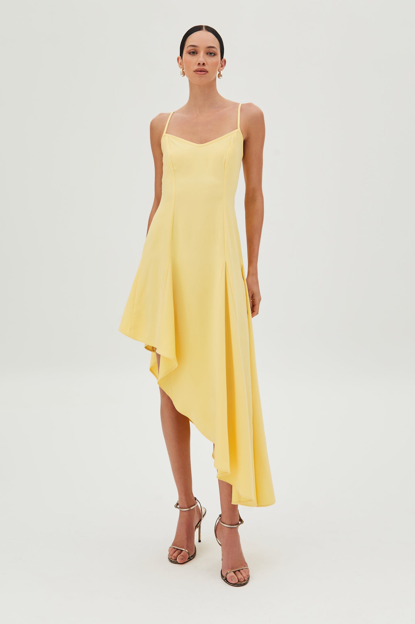 VESTIDO MIDI BARRA ASSIMETRICA E ALCA FINA AMARELO MANTEIGA