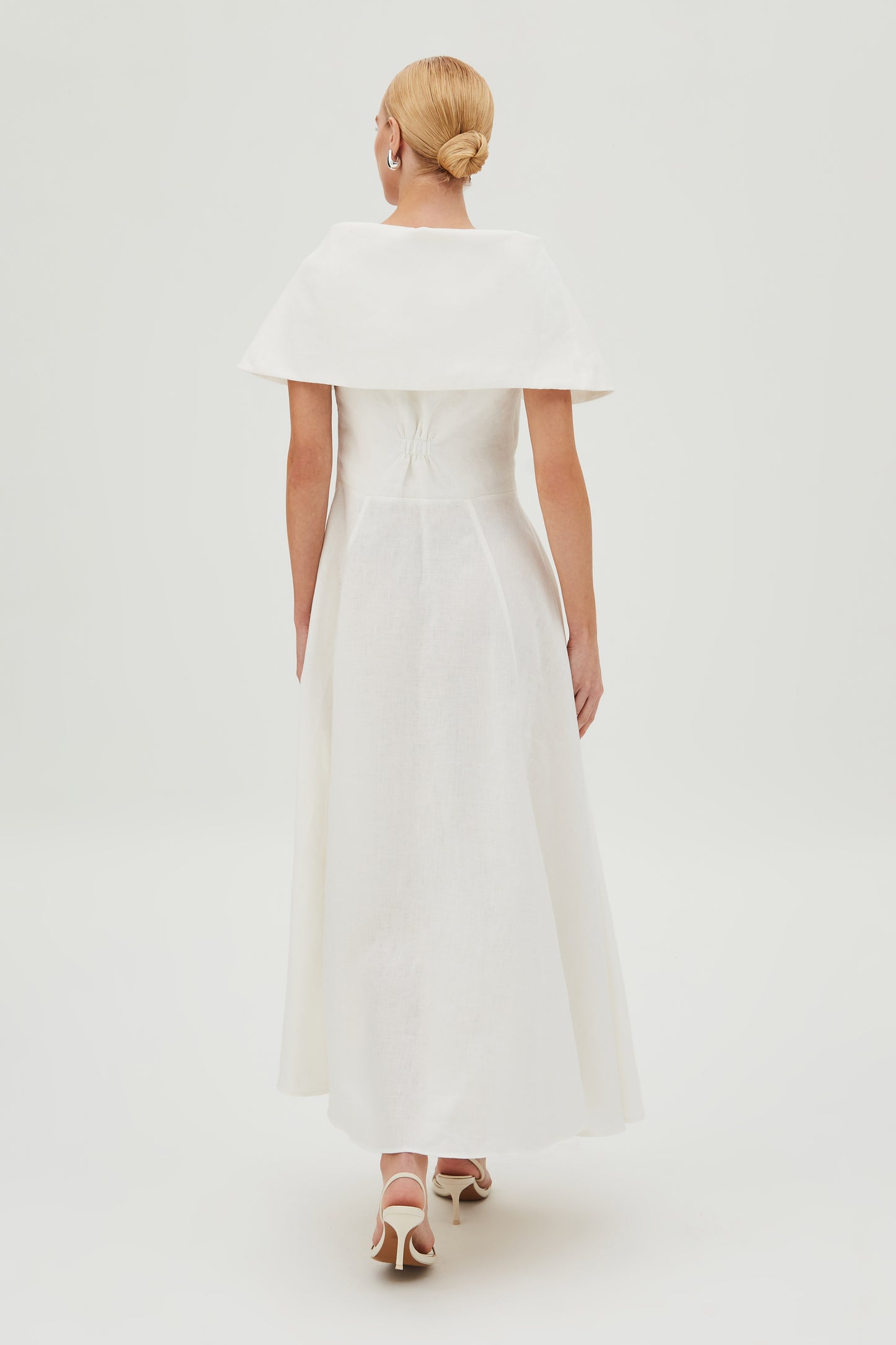 VESTIDO MIDI MAXI GOLA BOTOES VISTA E BARRA AMPLA BRANCO