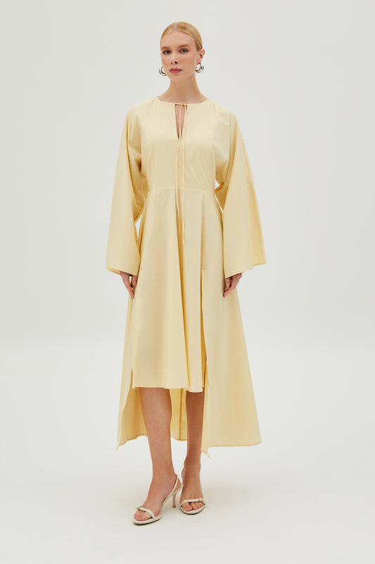 VESTIDO LONGO COM BARRA ASSIMETRICA E AMARRACAO COLO AMARELO MANTEIGA
