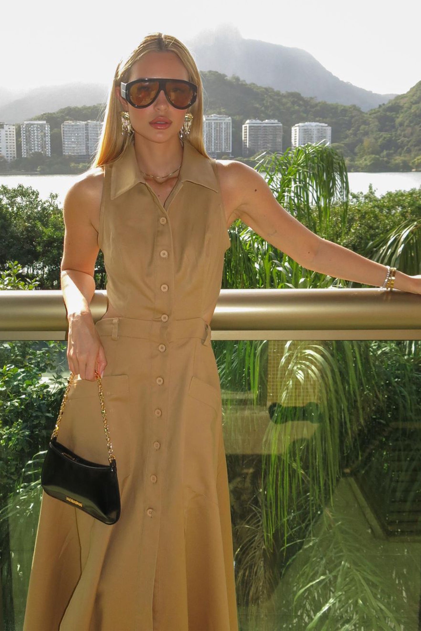 VESTIDO MIDI BOTOES FRONTAL ABERTURA COSTAS E GOLA KAKI