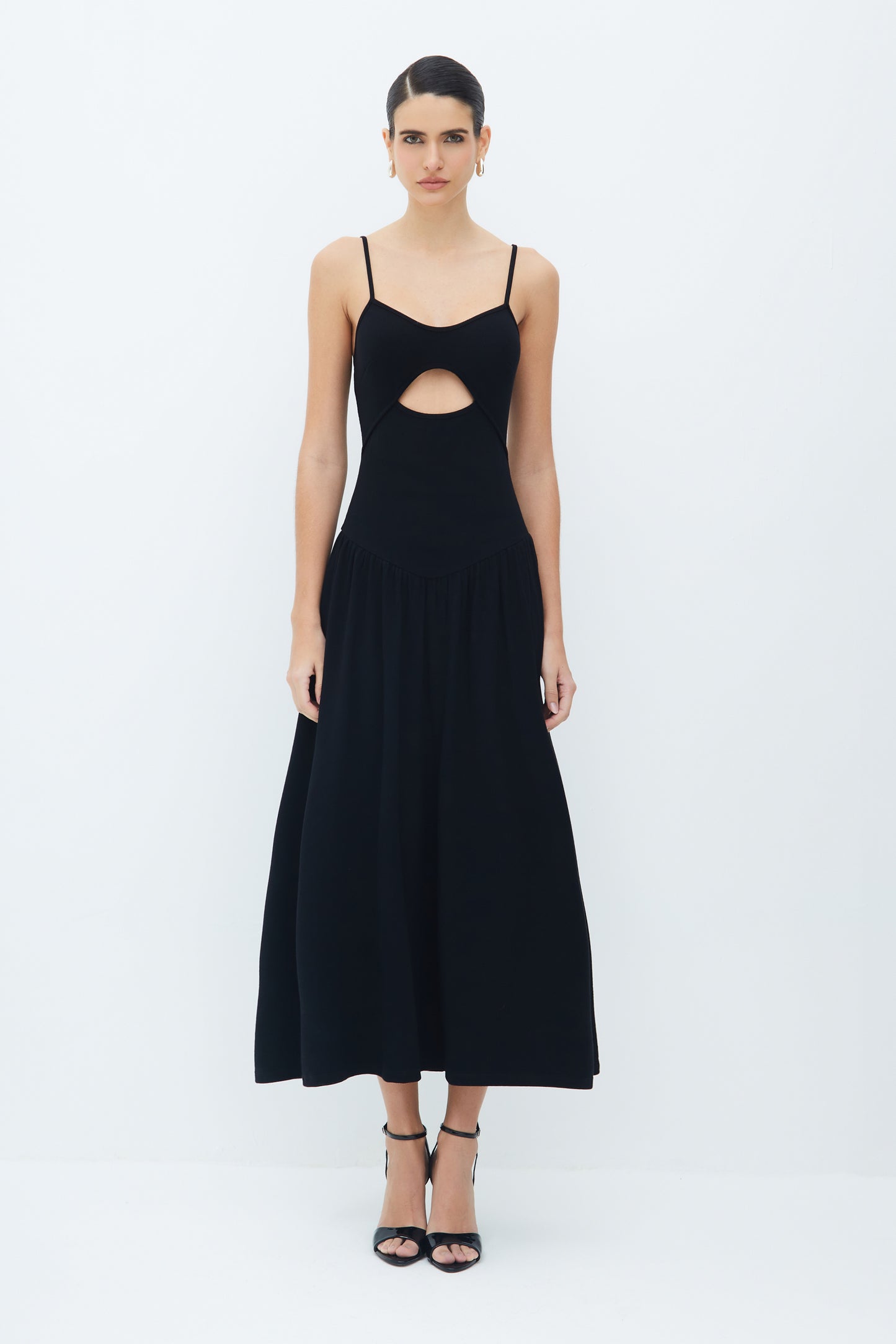 VESTIDO MIDI COM ABERTURA NO CORPO E SAIA AMPLA PRETO