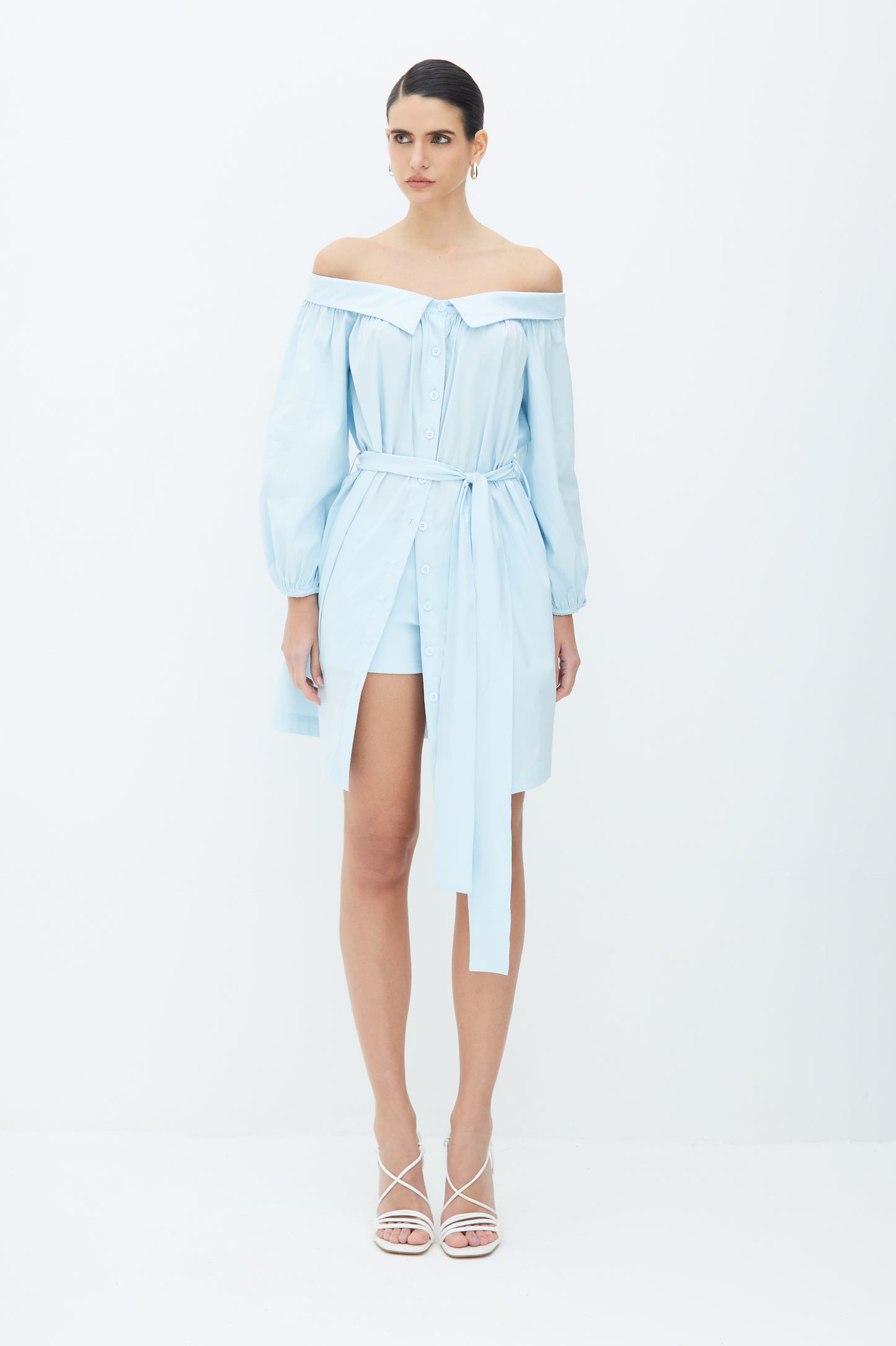 VESTIDO CURTO COM BOTOS FRONTAL E FAIXA PARA AMARRACAO AZUL POLAR