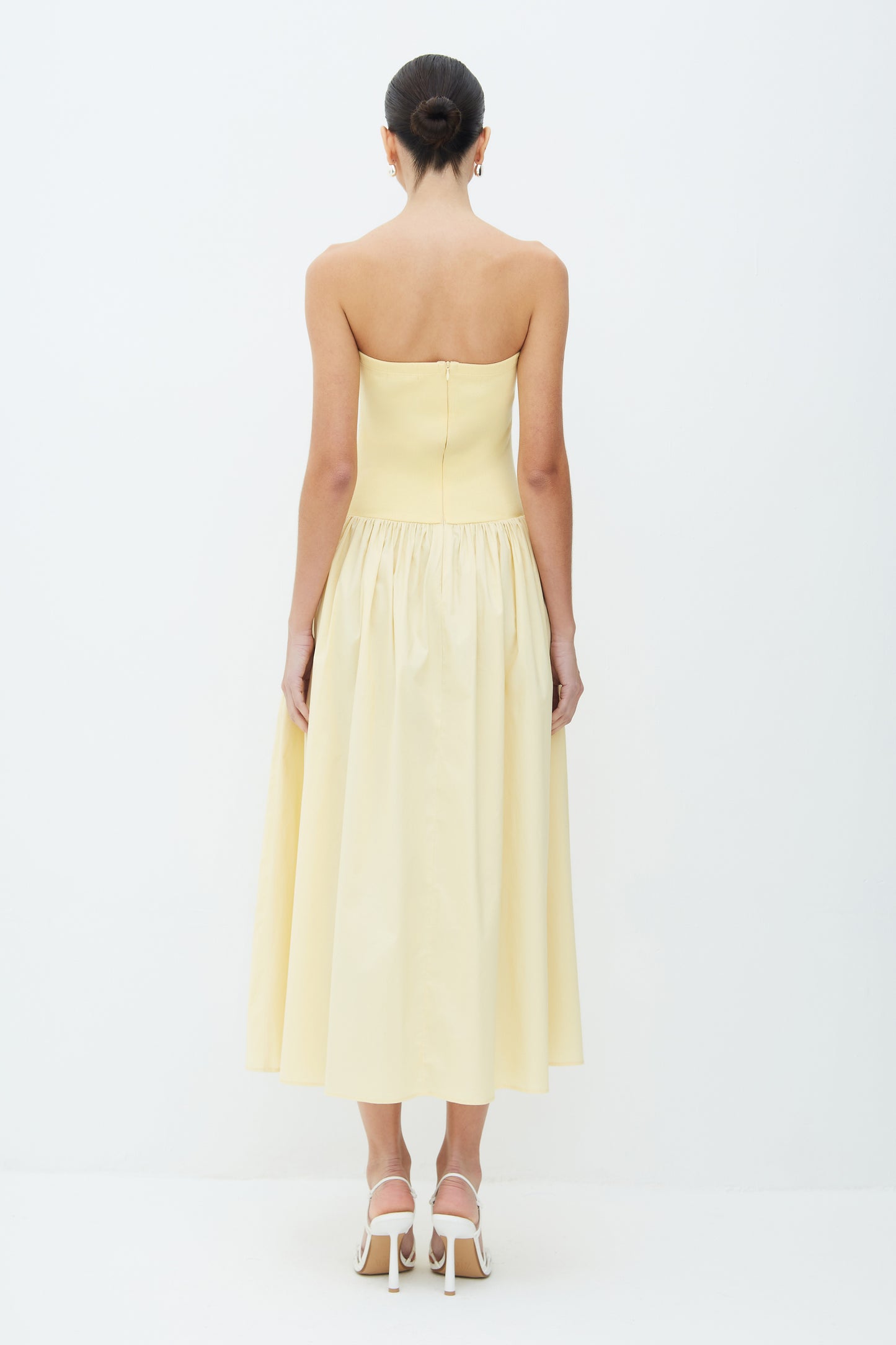 VESTIDO MIDI TOMARA QUE CAIA SAIA AMPLA E BOLSOS AMARELO MANTEIGA