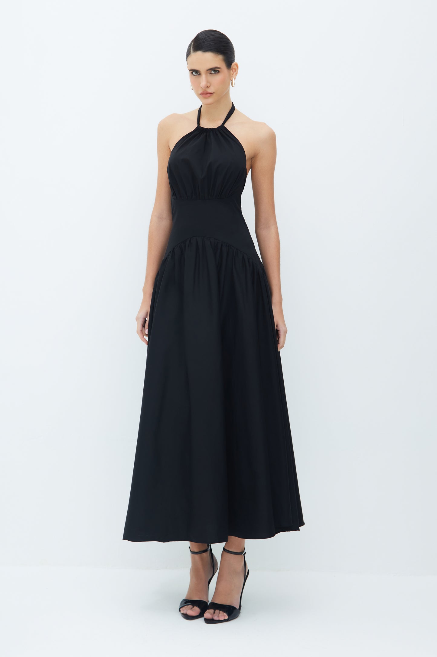 VESTIDO MIDI AMARRACAO COSTAS E PESCOCO BARRA AMPLA PRETO