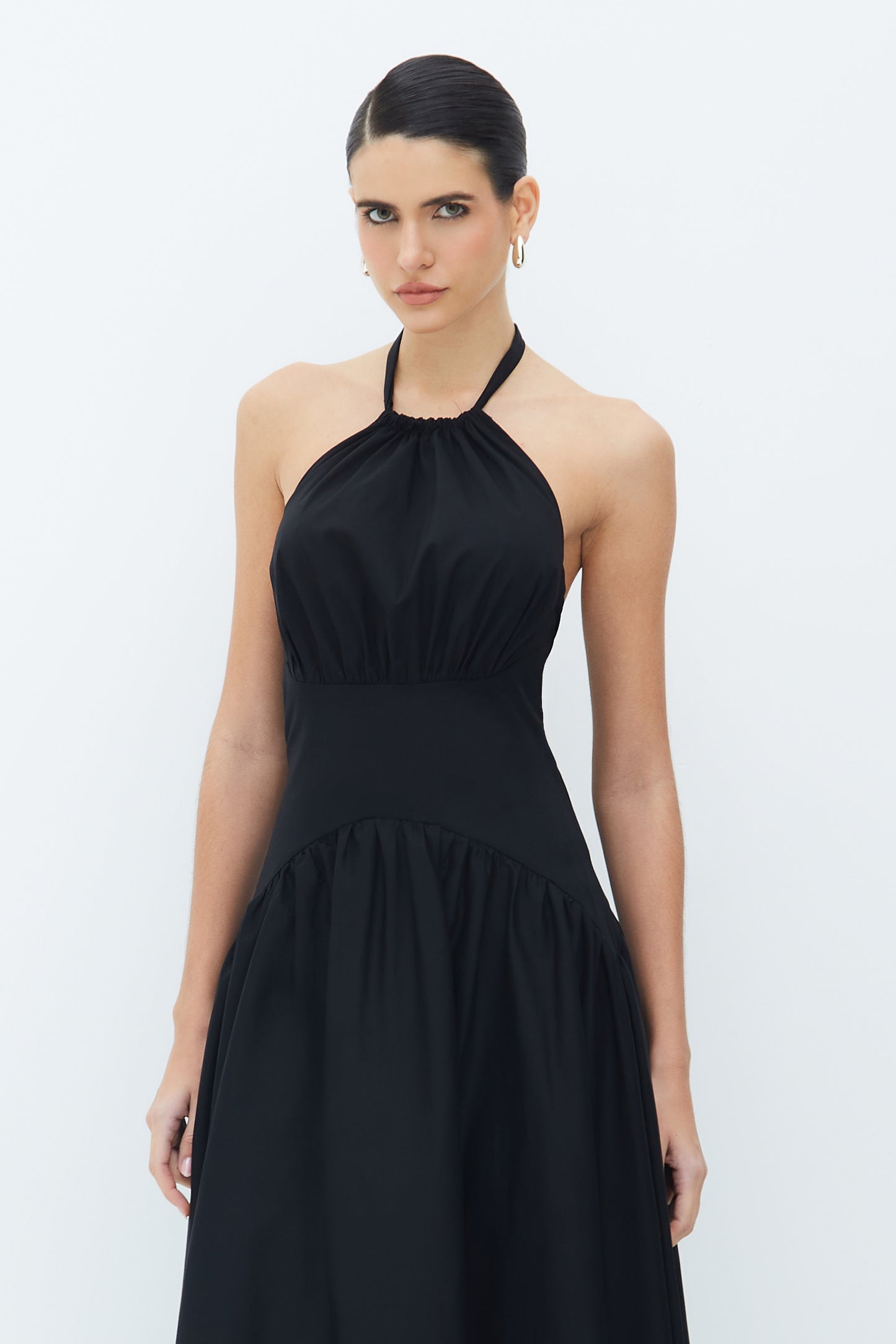 VESTIDO MIDI AMARRACAO COSTAS E PESCOCO BARRA AMPLA PRETO