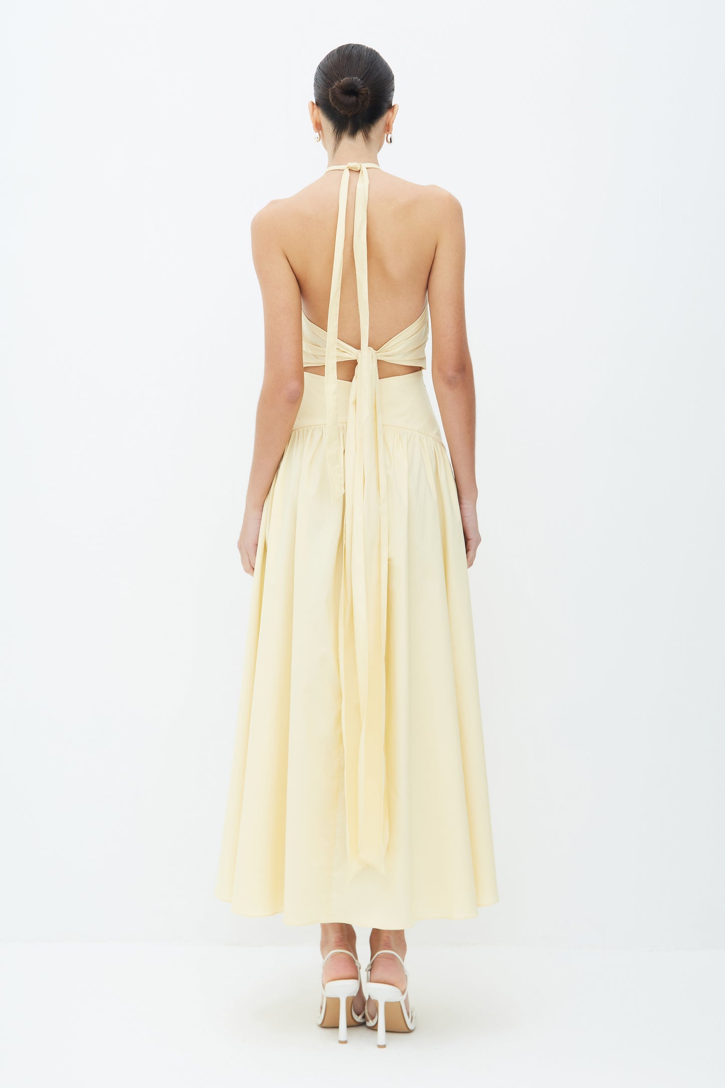 VESTIDO MIDI AMARRACAO COSTAS E PESCOCO BARRA AMPLA AMARELO MANTEIGA