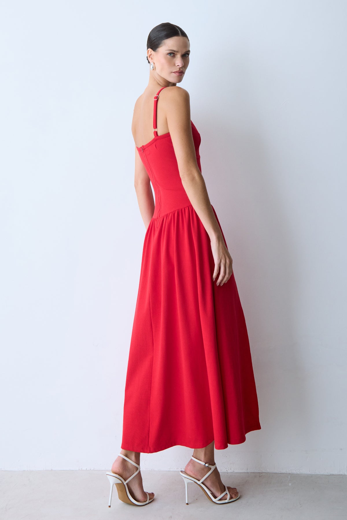 VESTIDO MIDI ACINTURADO RECORTE BUSTO FRAZIDOS SAIA VERMELHO