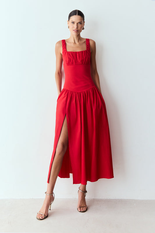 VESTIDO MIDI DECOTE RETO COM FRANZIDOS BUSTO E ALÇAS PRETO VERMELHO