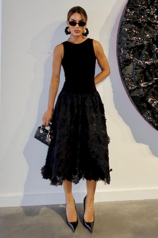 VESTIDO MIDI DECOTE U COSTAS E SAIA DE TULE BORDADO