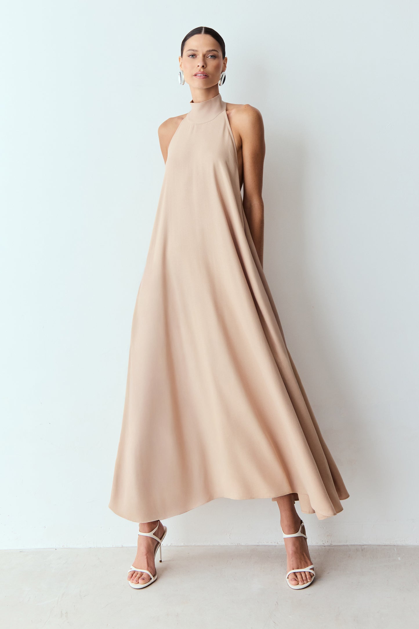 VESTIDO MIDI FRENTE UNICA GOLA ALTA CAIMENTO AMPLO KAKI