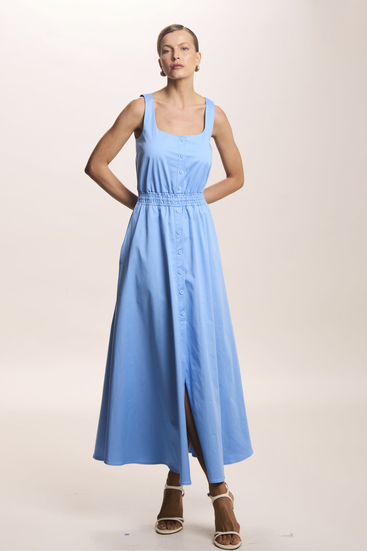 VESTIDO MIDI ELASTICO NA CINTURA E  BOTOES FRONTAL AZUL MEDITERRANEO