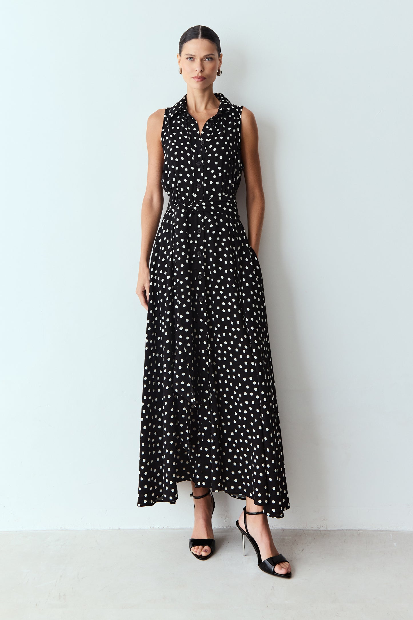VESTIDO MIDI BOTOES FRONTAL E FAIXA PARA AMARRACAO POÁ PRETO