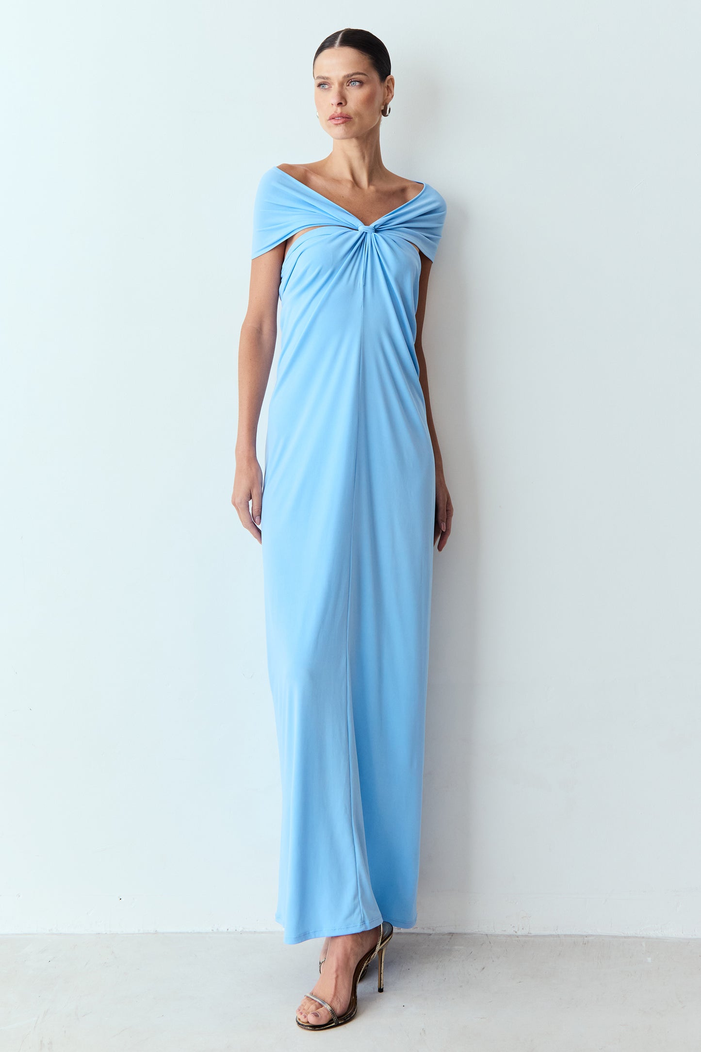 VESTIDO LONGO COM NO FRONTAL E SOBREPOSIÇÃO OMBROS AZUL MEDITERRANEO