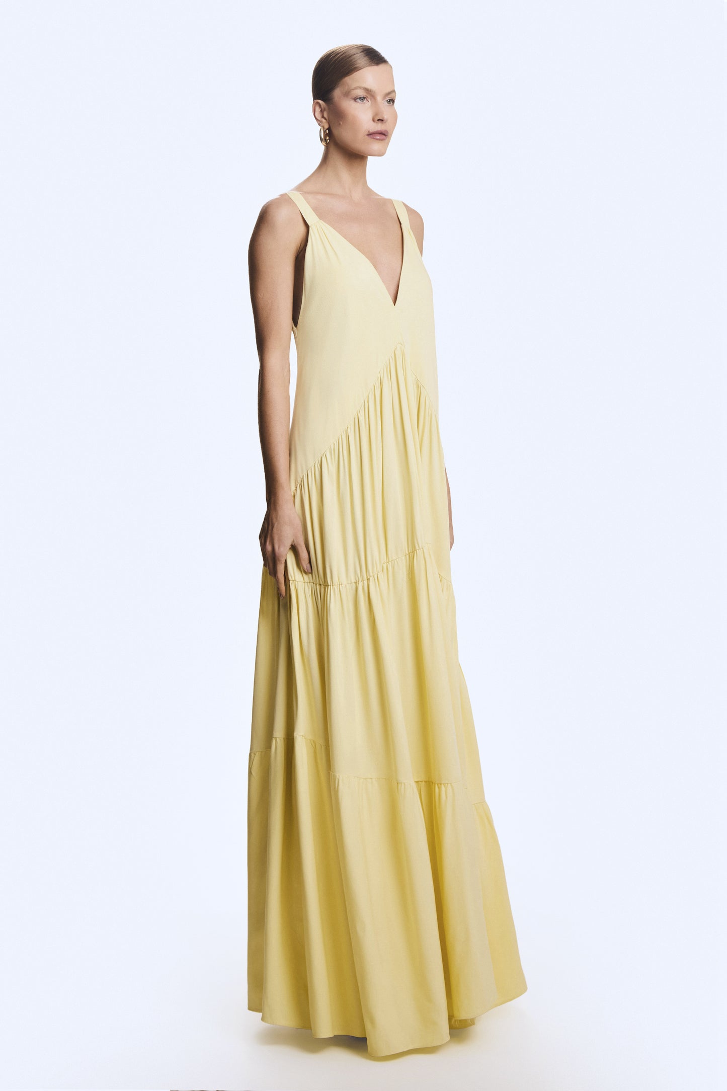 VESTIDO LONGO AMPLO DECOTE V FRENTE E COSTAS AMARELO MANTEIGA