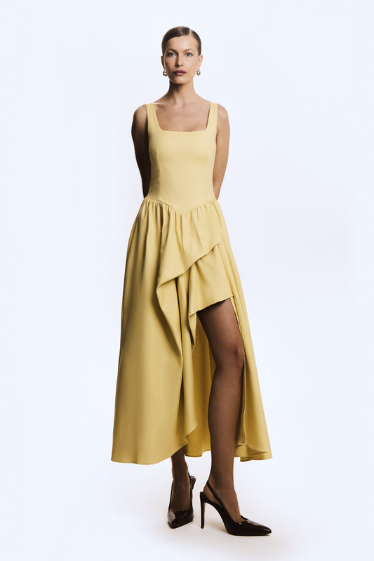 VESTIDO MIDI COM DRAPEADO ASSIMETRICO FRONTAL AMARELO MANTEIGA