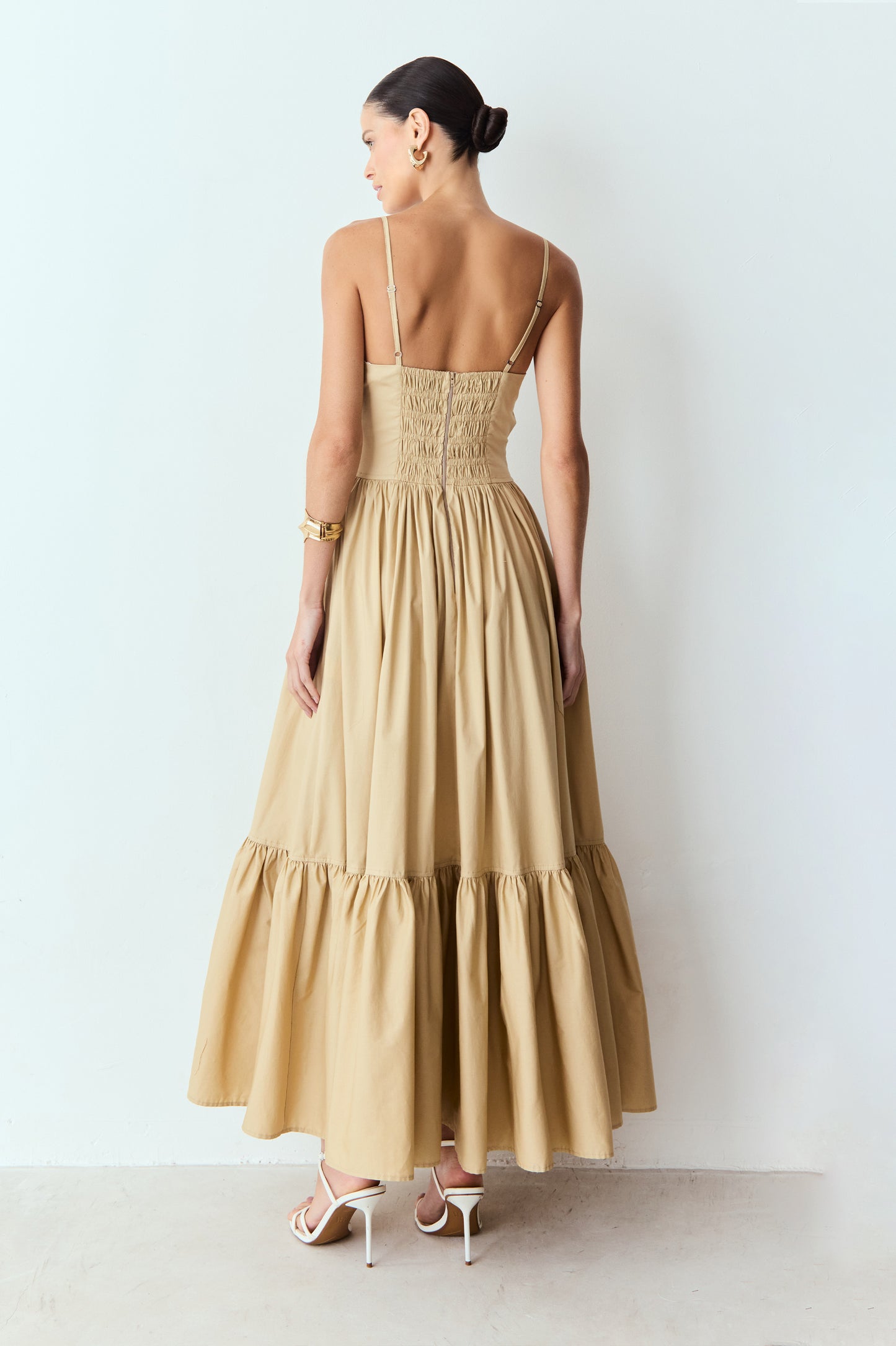VESTIDO LONGO ABERTURA LATERAL COM RECORTE BUSTO BEGE MEL