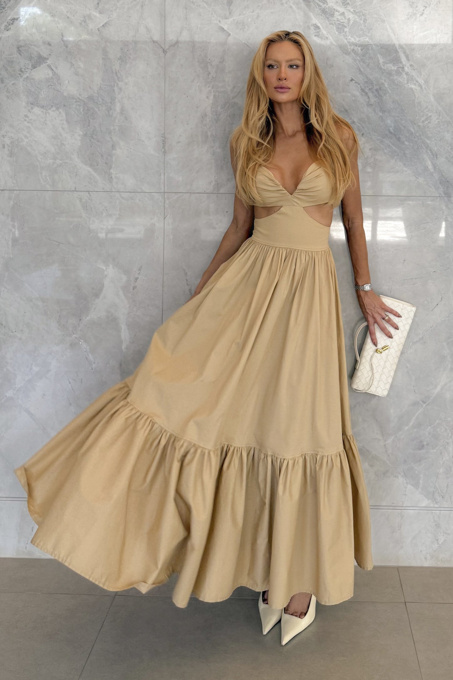 VESTIDO LONGO ABERTURA LATERAL COM RECORTE BUSTO BEGE MEL