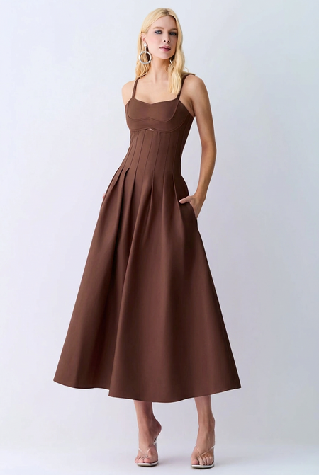 VESTIDO LONGO ACINTURADO PREGAS SAIA RECORTE BUSTO PRETO MARROM