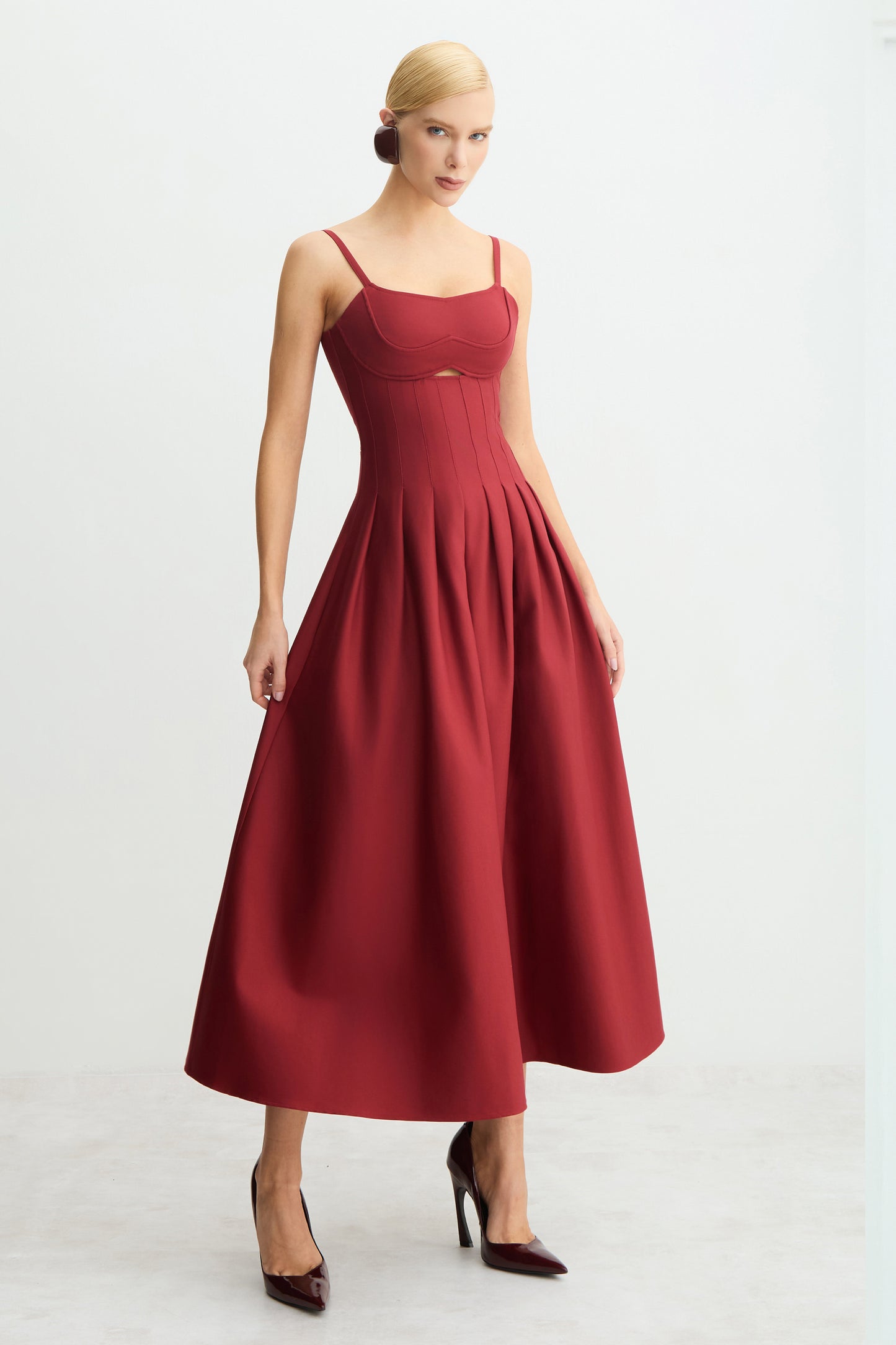 VESTIDO LONGO ACINTURADO PREGAS SAIA RECORTE BUSTO VERMELHO CEREJA