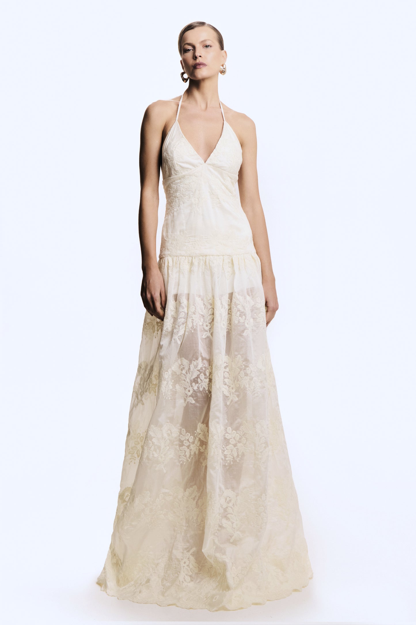 VESTIDO LONGO EM TULE BORDADO FRENTE ÚNICA CREME