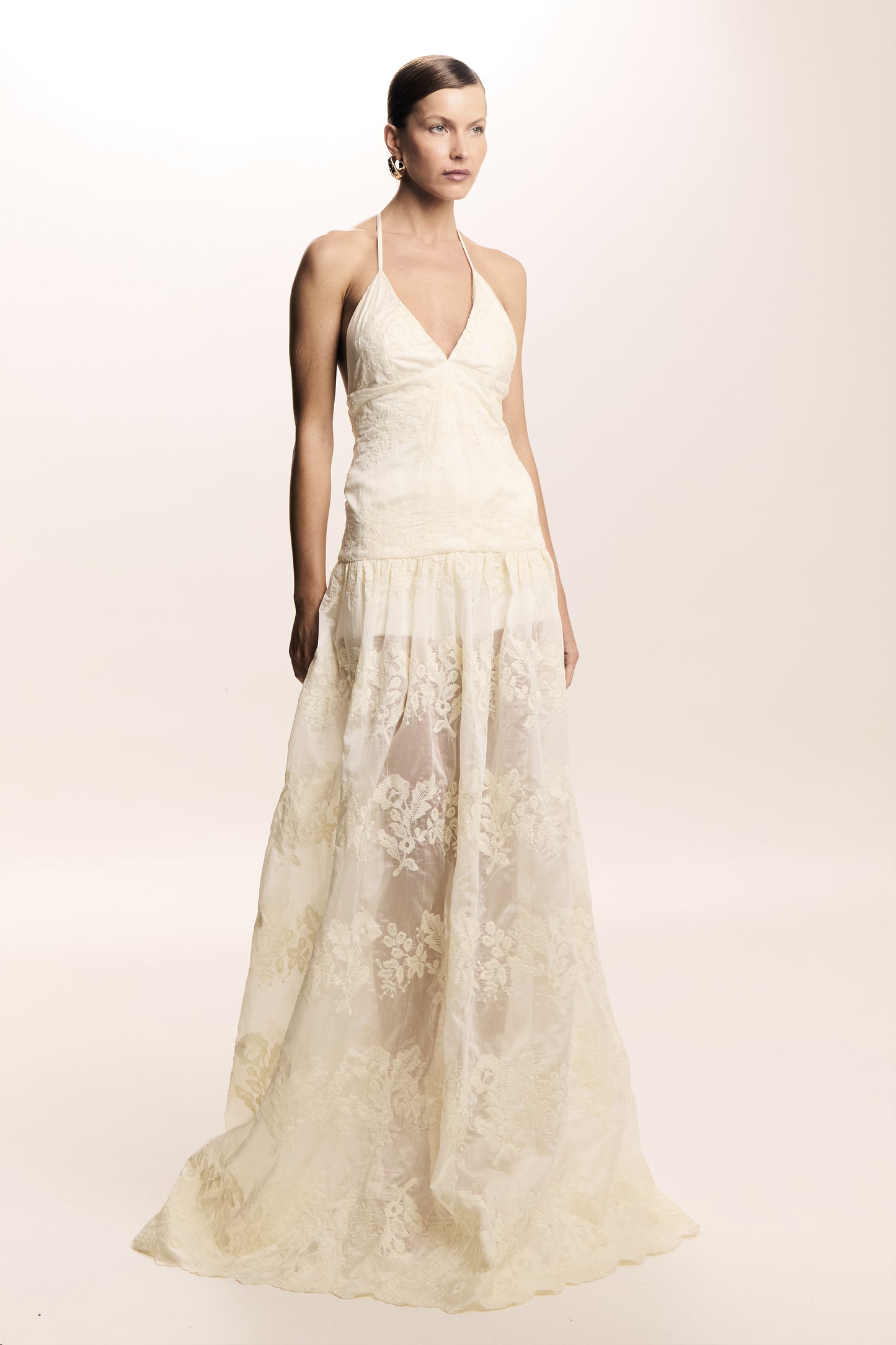 VESTIDO LONGO  BORDADO COM RECORTE BUSTO ACINTURADO CREME