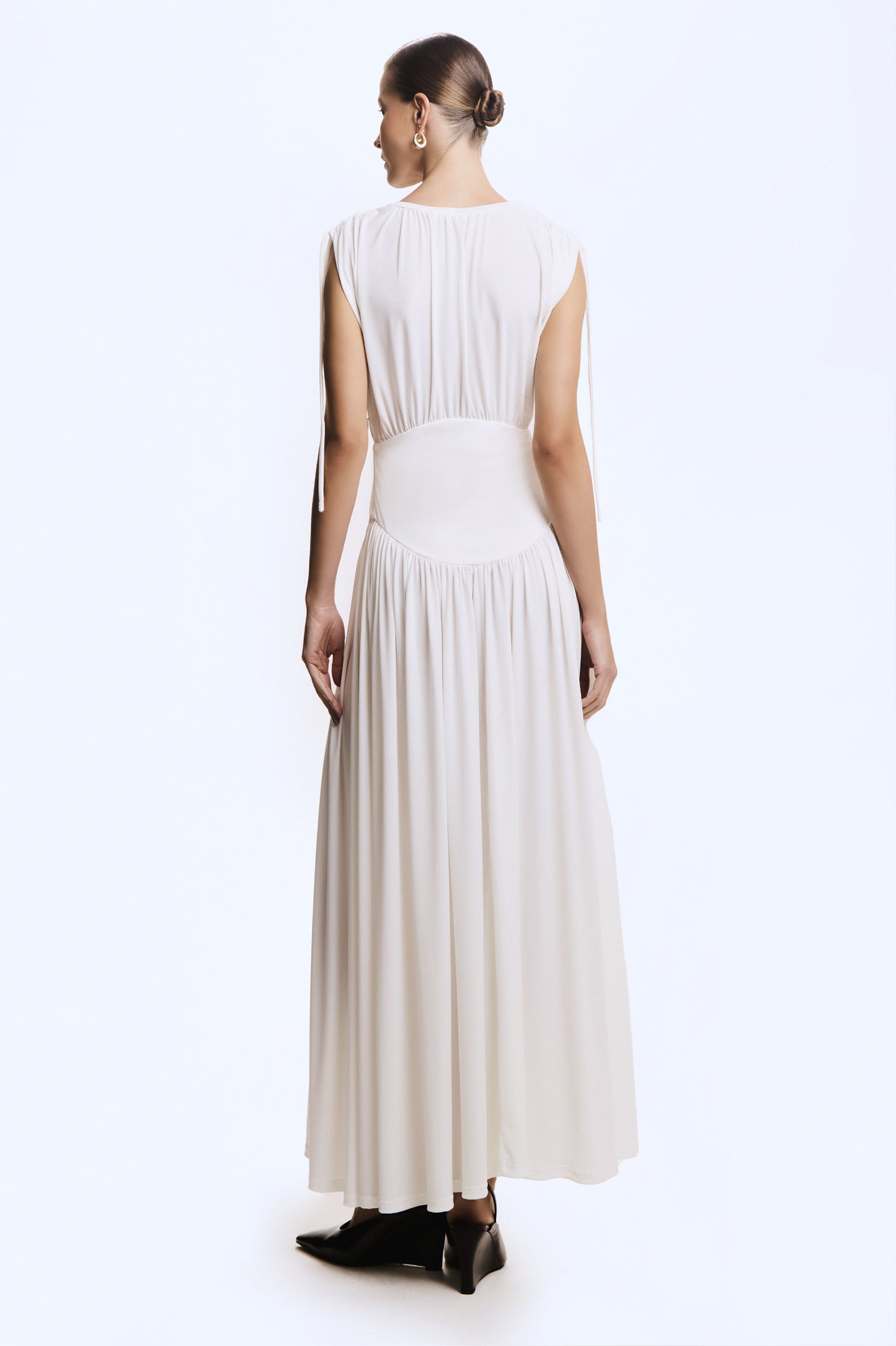 VESTIDO LONGO ACINTURADO FRANZIDO E AMARRACAO OMBROS OFF WHITE