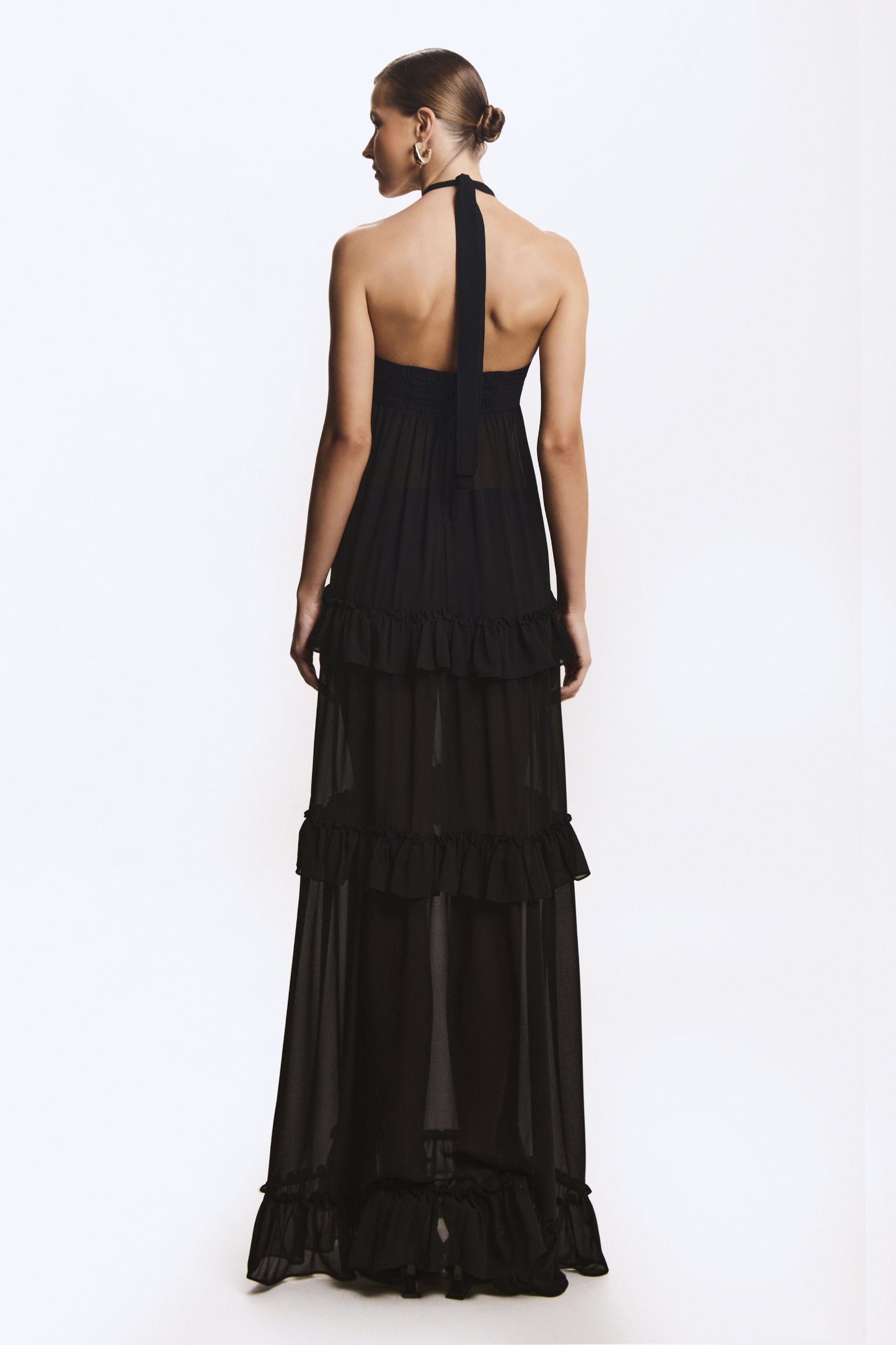 VESTIDO LONGO COM BABADOS AMARRACAO PESCOCO PRETO