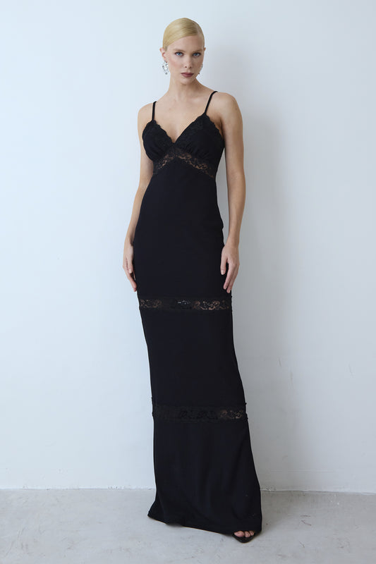 VESTIDO LONGO COM RENDA DECOTE E ENTREMEIO PRETO